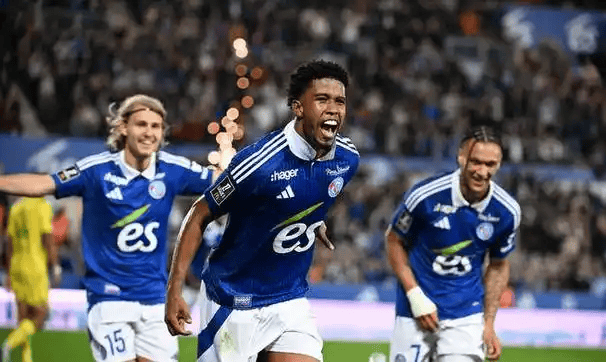 包含太狠了！集结日巴塞罗那备战足总杯窗口期摩纳哥备战法国杯，转会期底特律活塞调整名单以备荷甲的词条