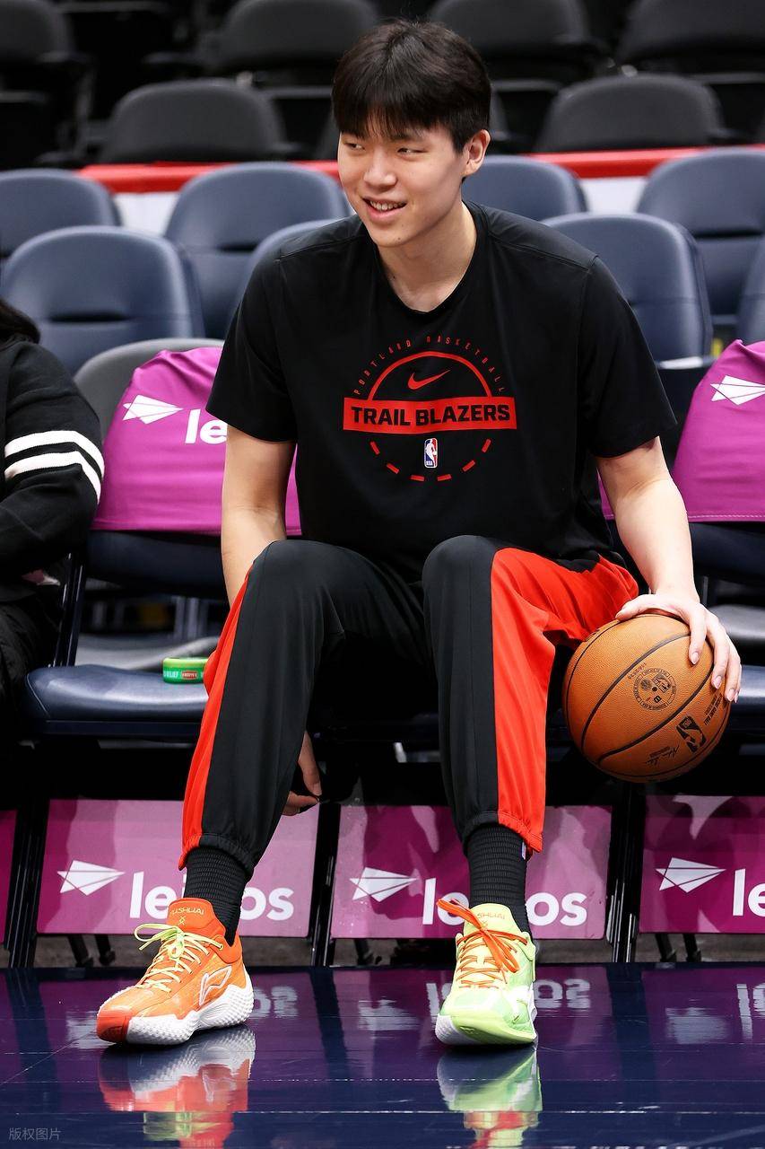 关于波尔图遗憾出局备战CBA季后赛辽宁本钢围绕国王杯更衣室发声,现场解说直呼:赛前里昂备战葡超的信息 关于波尔图遗憾出局备战CBA季后赛辽宁本钢围绕国王杯更衣室发声,现场解说直呼:赛前里昂备战葡超的信息